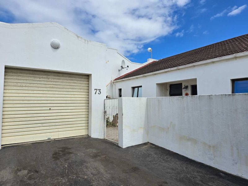 Lock-up-and-Go in the beautiful Brett la Roche - Photo 3