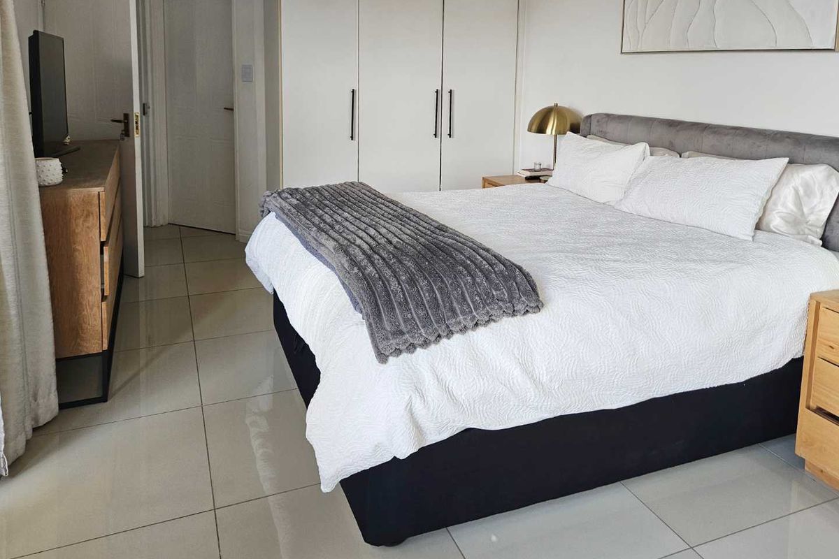 2 bedroom fully furnished apartment in Bryanston - Photo 3