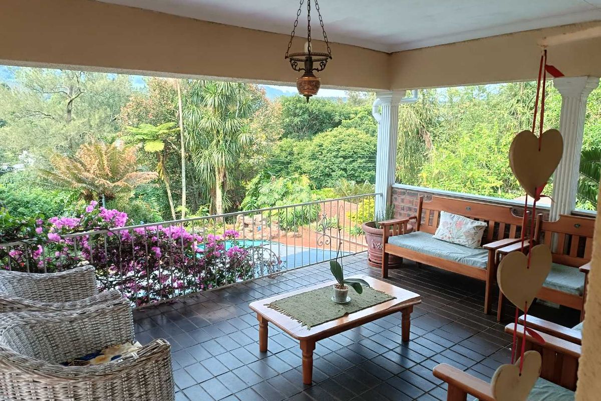 A ONE-OF-A-KIND SANCTUARY HOME IN SERENE MONTROSE - Photo 5