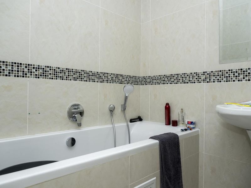 Orchid Ridge: Perfect 1-Bedroom with Balcony Views - Photo 7