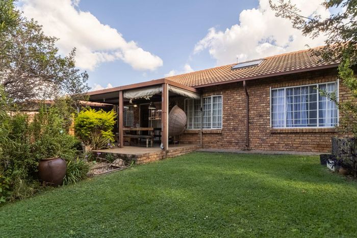 Property #2484065, Townhouse For Sale in Equestria