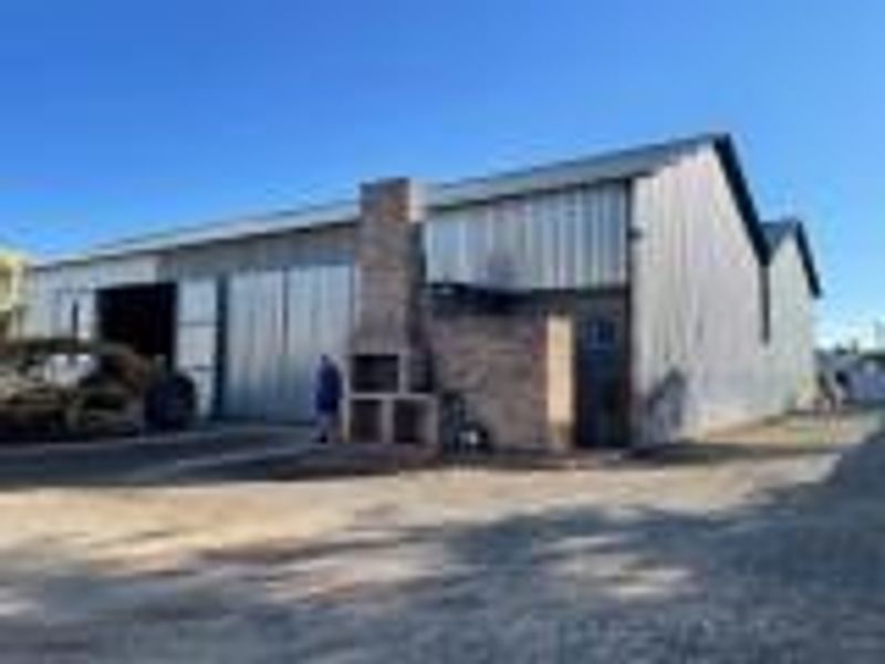 Discover Endless Potential: Home Plus Huge Workshops - Photo 7