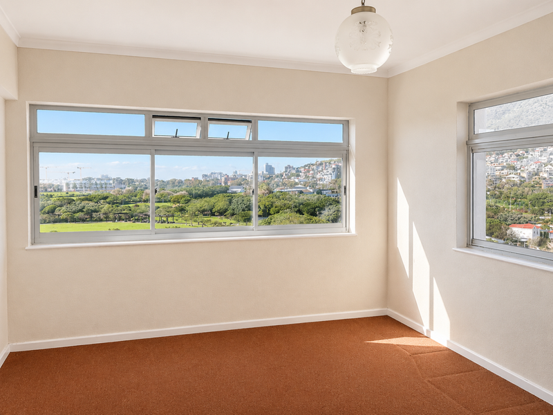 Spacious 1-Bedroom Apartment with Green Point Park & Ocean Views - Photo 10