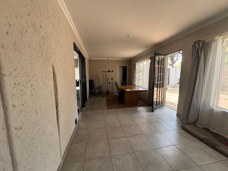 3 Bedroom House for sale in The Hill - Photo 7