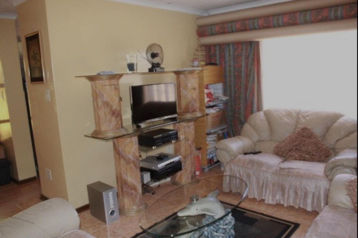 10 bedrooms house for sale in Soshanguve DD - Photo 2