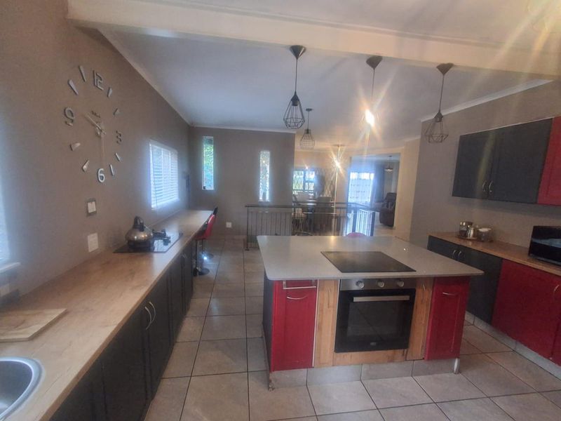 BEAUTIFUL LIVING IN THE HEART OF MULBARTON - Photo 3