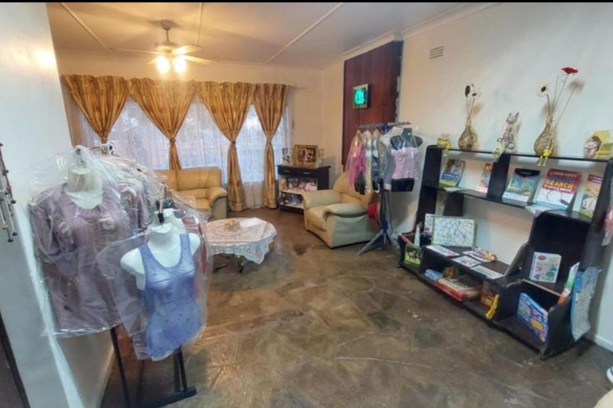 Charming 3-Bedroom Family Home for Sale in Dinwiddie, Germiston - Photo 4