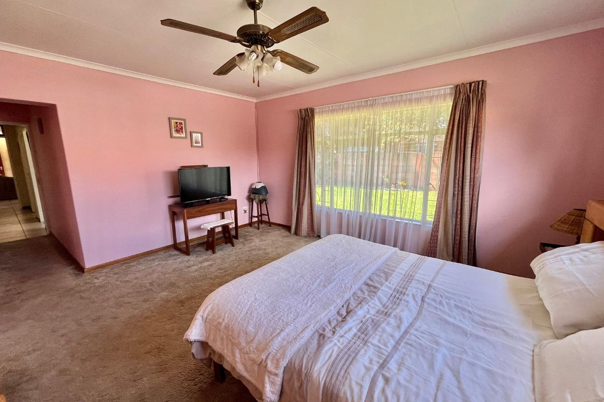 Three bedroom house ready to move in, in van Dyk Park - Photo 4