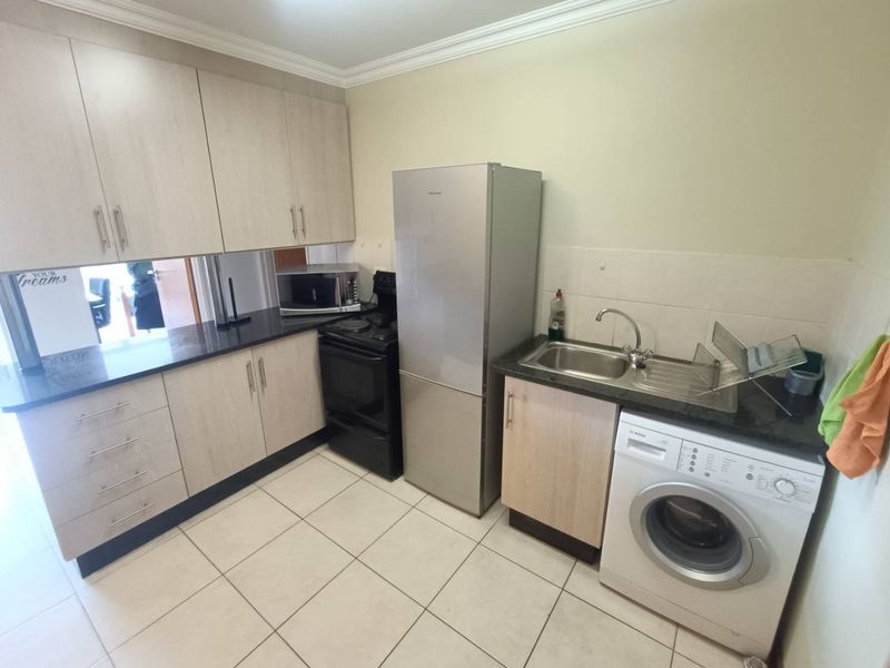 THIS FULLY FURNISHED APARTMENT IS FOR SALE IN HILLCREST!!! - Photo 2