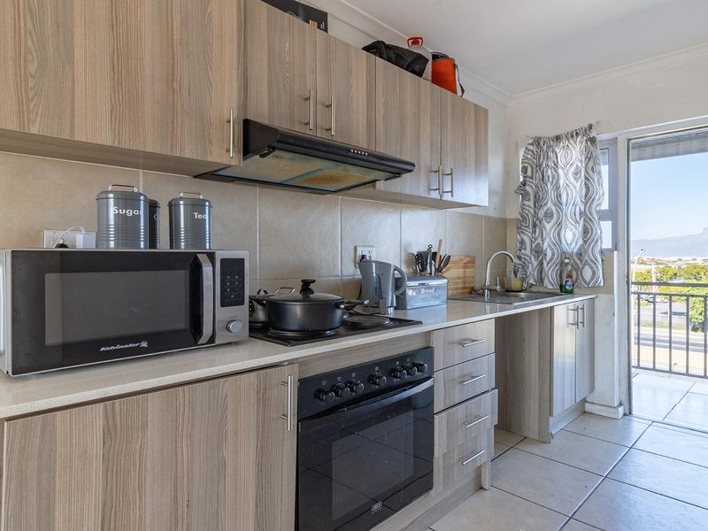 Neat & Low-Maintenance 2-Bedroom, 1-Bath Flat – Perfect for First-Time Buyers or Investors - Photo 4