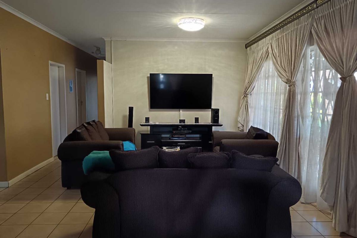A beautiful family home in the heart of Ninapark - Photo 3