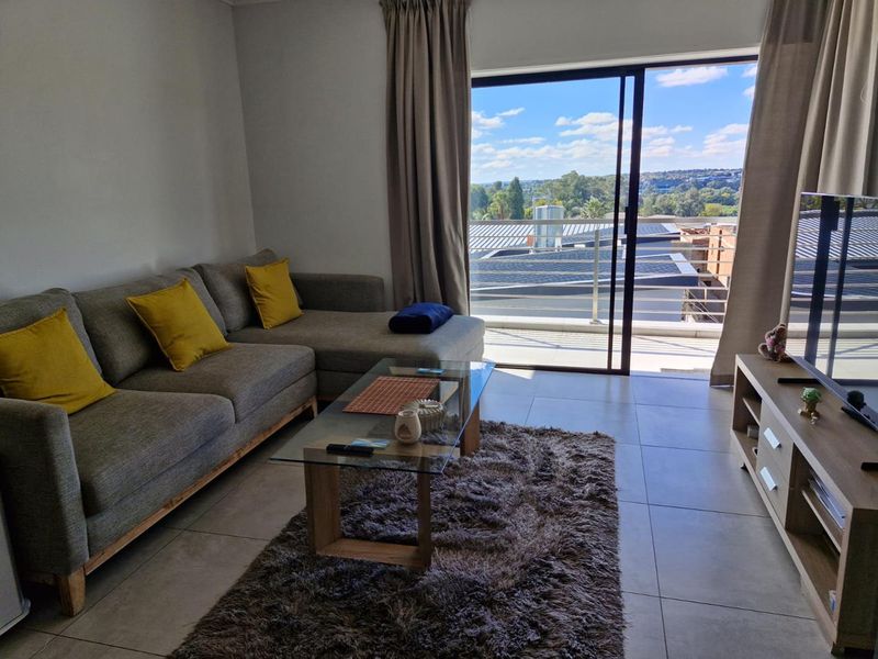 Modern 2 Bedroom 2 Bathroom apartment - Photo 4