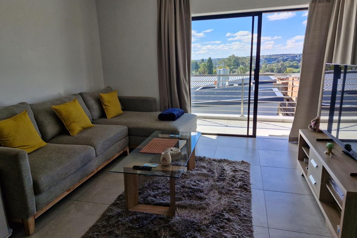 Modern 2 Bedroom 2 Bathroom apartment - Photo 4