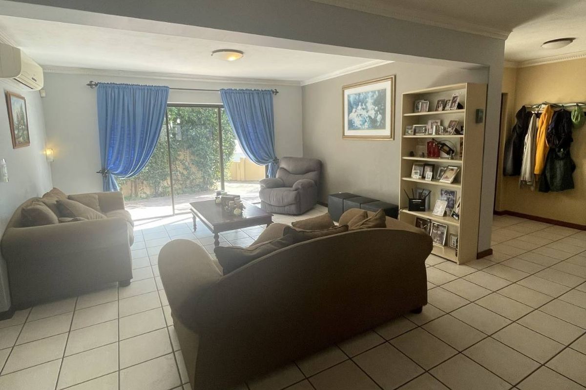 Estate living at its best !! Price negotiable - Photo 2