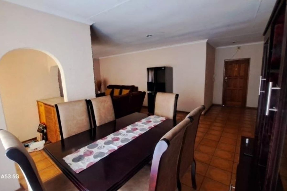 3 Bedroom House In Birchleigh Ext 13 - Photo 5