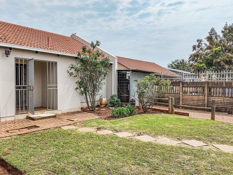 Two Bedrooms house for sale in Elandspoort - Photo 2