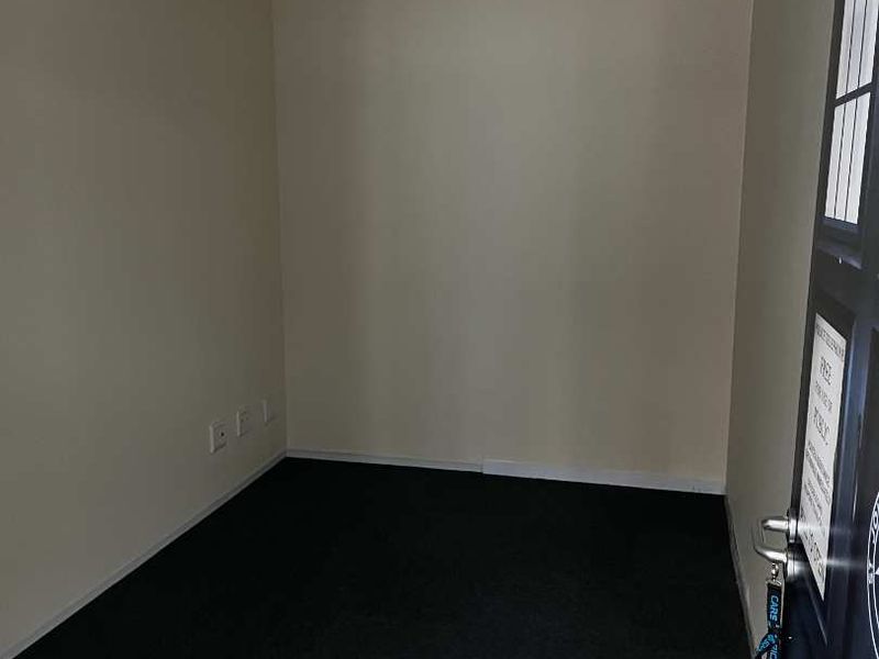 Superb Views & Air Conditioned Offices in Milnerton - Photo 5