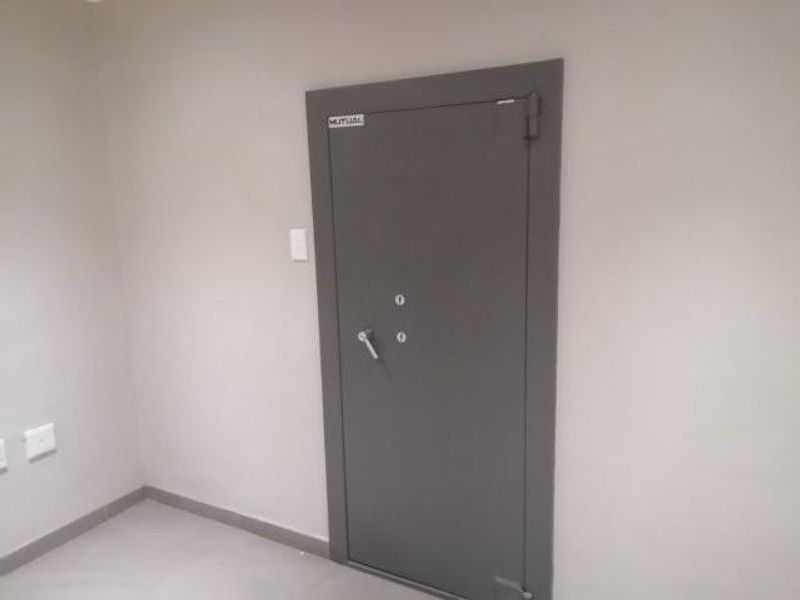 WAREHOUSE WITH OFFICE + HOUSES - FOR SALE - BRAKWATER - Photo 5