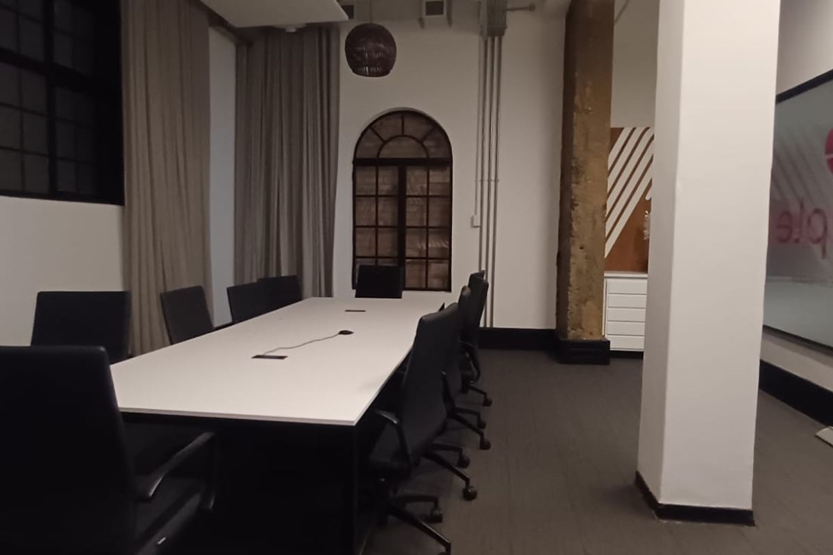 Prime location:  office to let - Photo 2