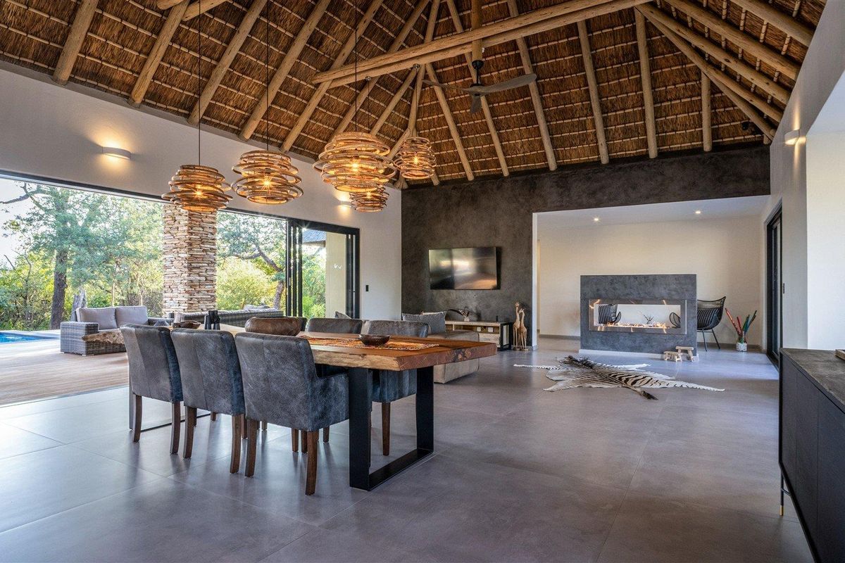 Contemporary Bushveld Home with Mountain Views - Photo 4