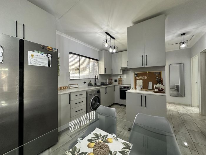 Property #2473680, Apartment Pending Sale in Greenstone Hill