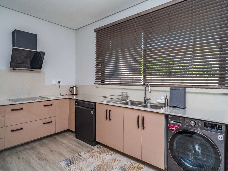 Where Architectural Elegance Meets Uncompromising Luxury - Photo 9