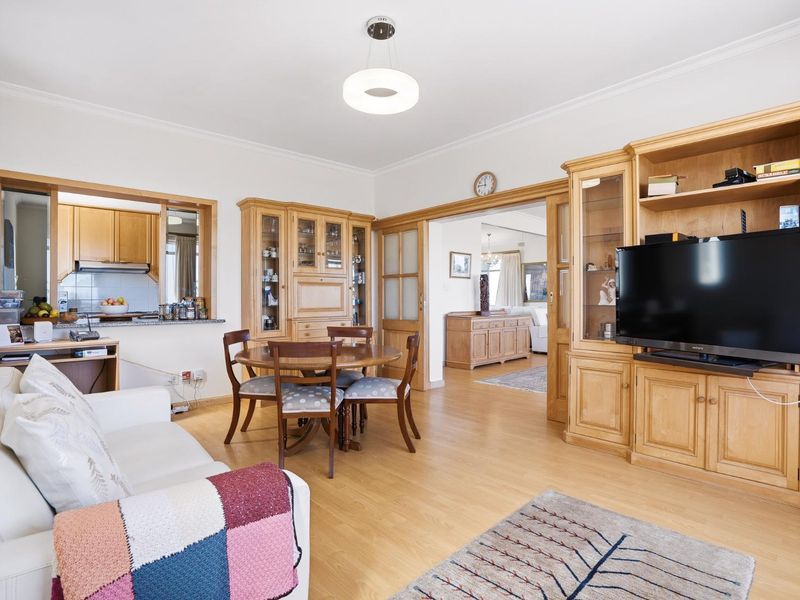 Expansive Frontline Apartment with Spectacular Promenade and Ocean Views - Photo 6