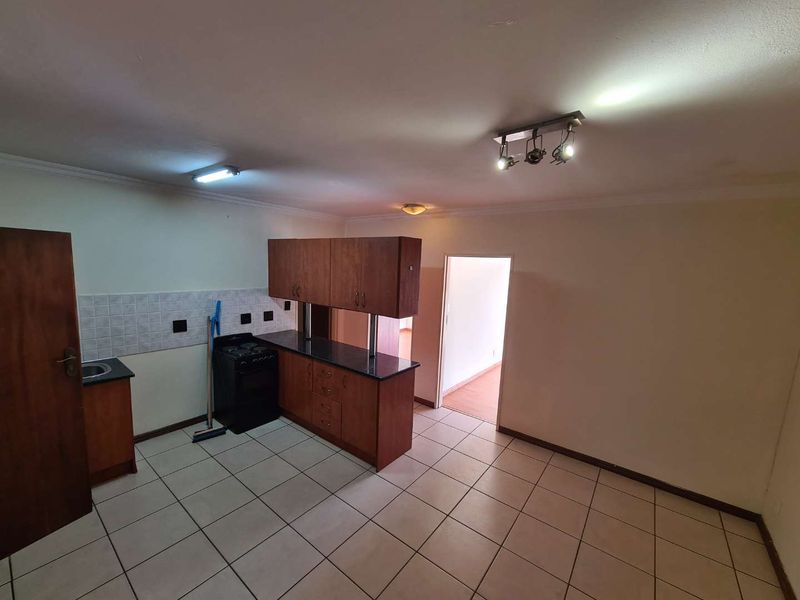 Neat 2 Bedroom apartment to rent - Photo 4