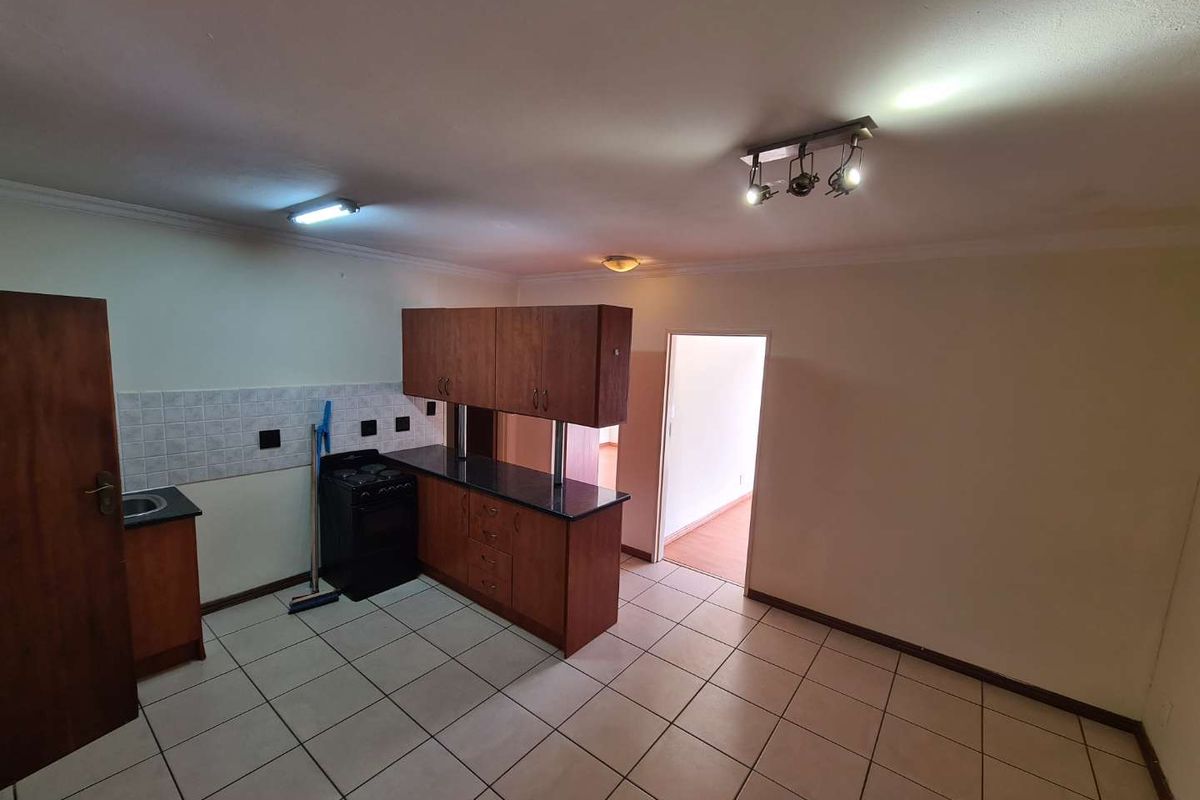 Neat 2 Bedroom apartment to rent - Photo 4