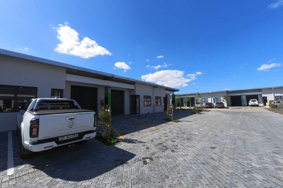 115sqm Warehouse space to let - Montague Gardens - Photo 3