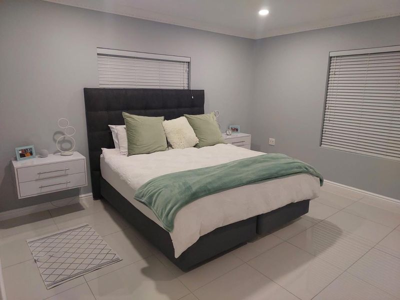 Elegant 3-Bedroom Home with Modern Finishes & Exceptional Features to Rent - Photo 10