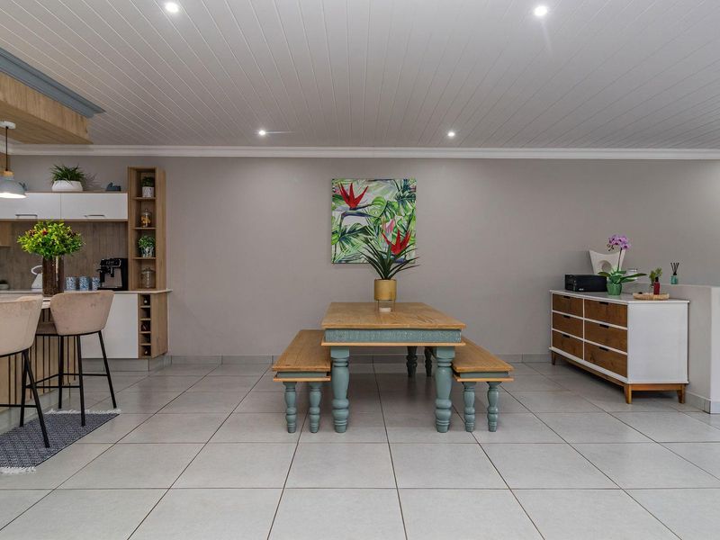 Modern and neat as a pin family home in Island View - Photo 10