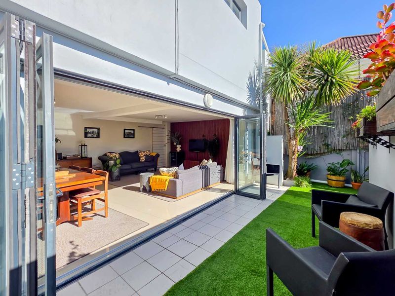 Spacious 2 Bedroom Duplex Apartment with Sunny Garden - Photo 1