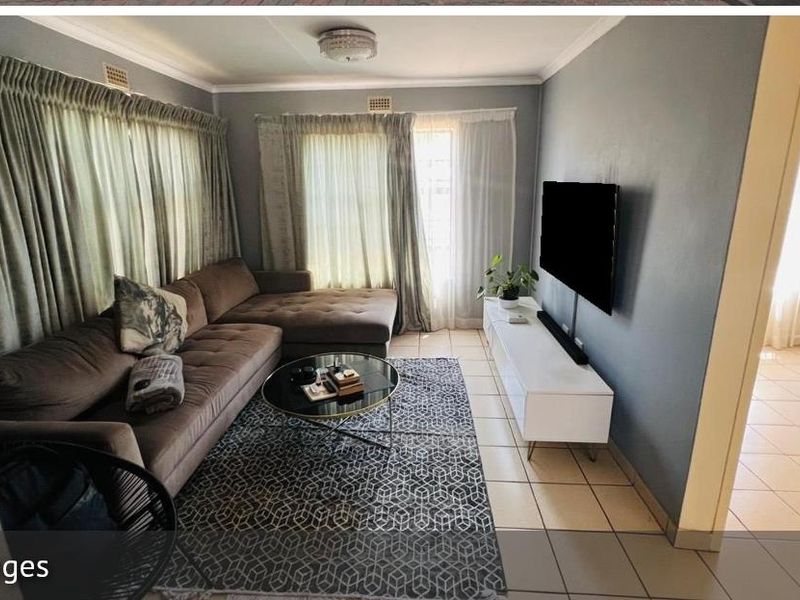 3 Bedroom House In Clayvile Ext 46 - Photo 4