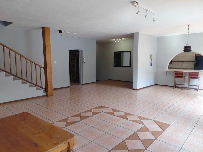 FAMILY HOME! MAKE AN OFFER! - Photo 10