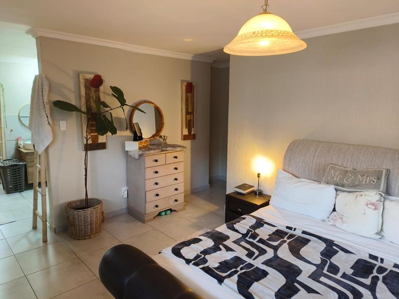 Spacious Family Living in Silver Lakes Golf Estate – Exceptional Value - Photo 10