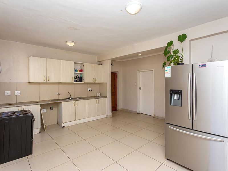 Two Bedroom Ground Floor Apartment - Photo 6