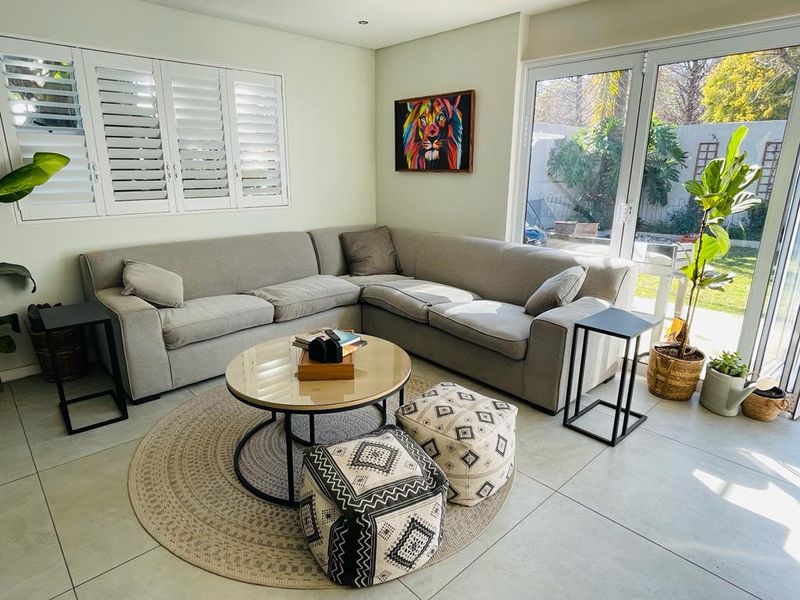 Unfurnished 2 Bedroom Townhouse to Rent in Sandhurst - Photo 1