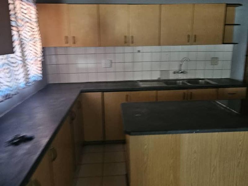 3 Bedroom House for Sale - Photo 10