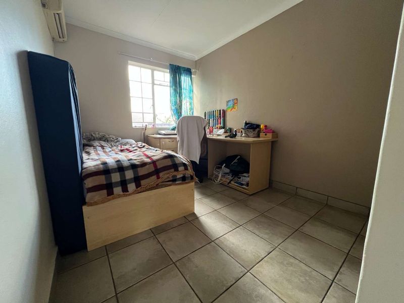 SPACIOUS PROPERTY WITH LARGE GARDEN - THE OPPORTUNITY TO CREATE YOUR OWN DREAM! - Photo 7