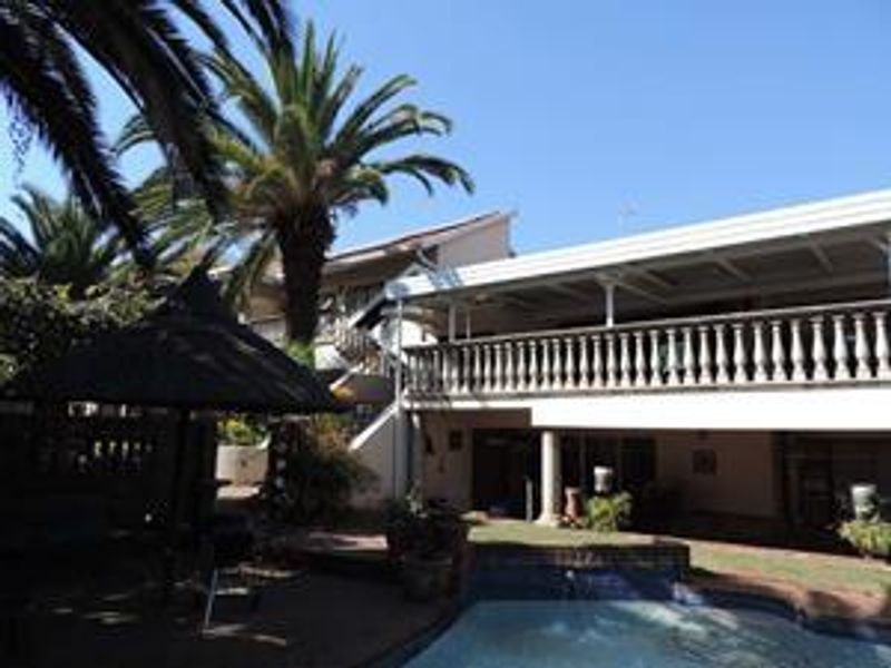 Guest House with Inverter and solar panals - Photo 2