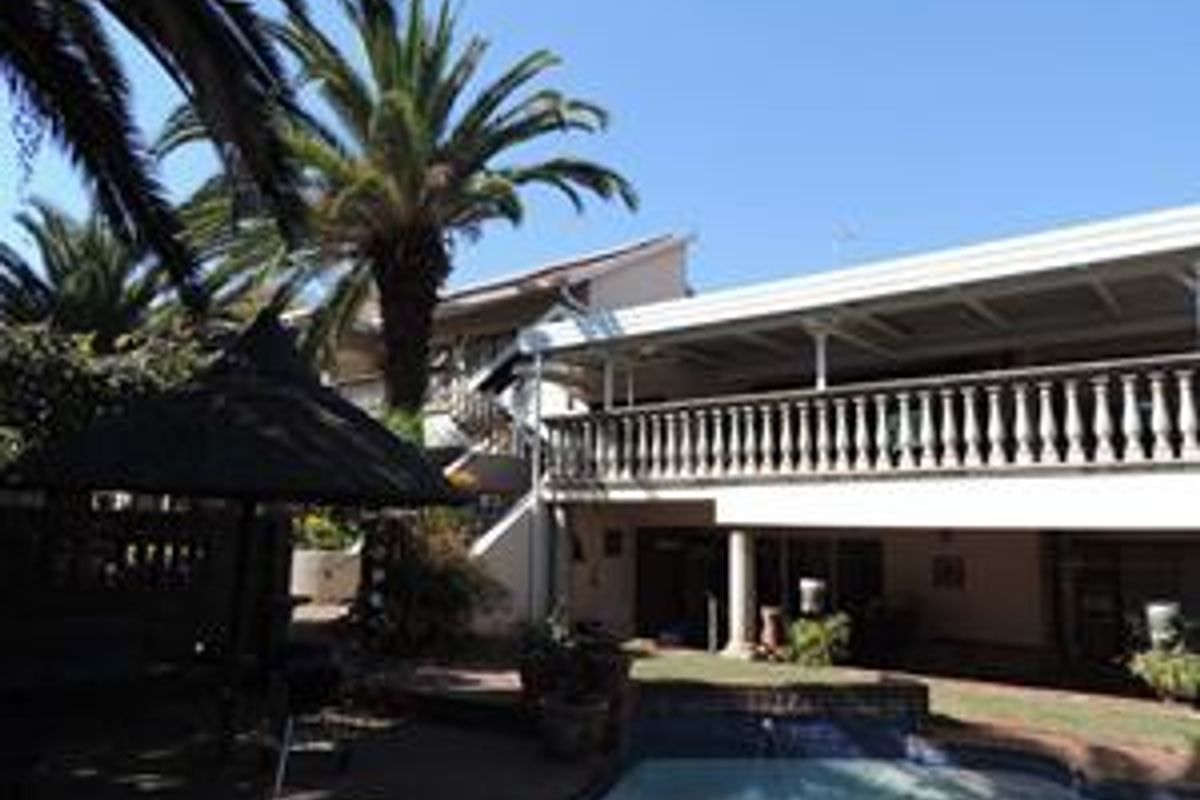 Guest House with Inverter and solar panals - Photo 2