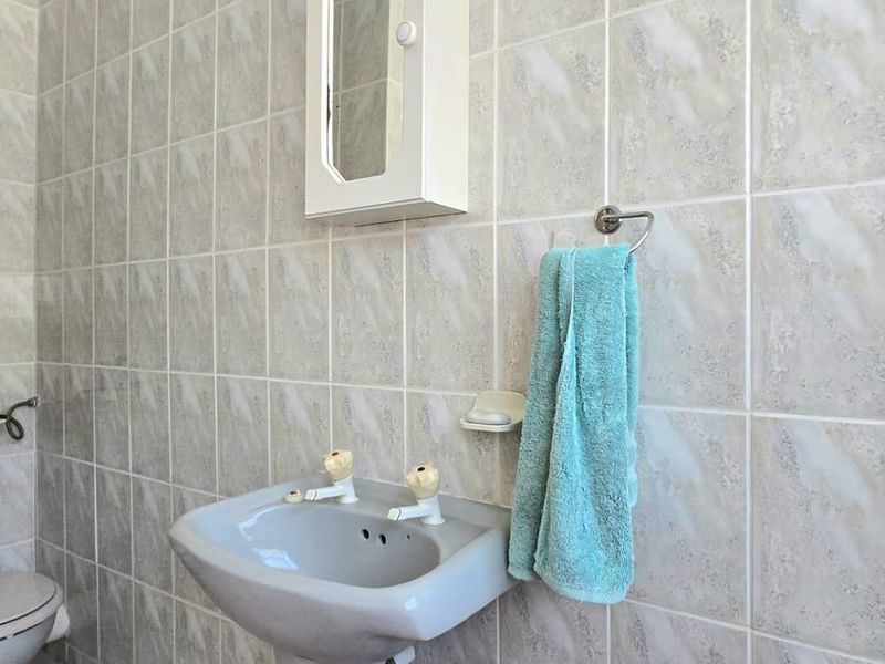 Kleinbaai Coastal Home Near Harbour – Ideal Investment, Holiday or Retirement Living - Photo 10