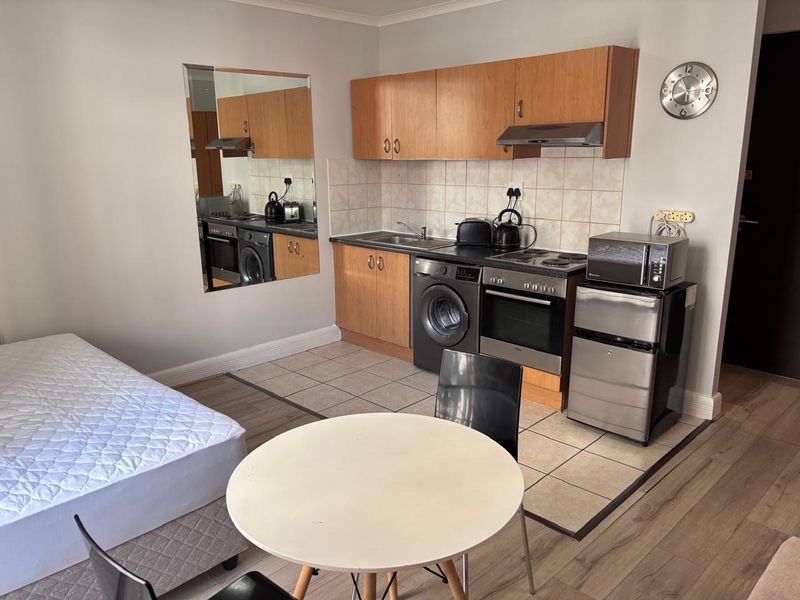 SUPERB STUDIO - Partially FURNISHED - Photo 5