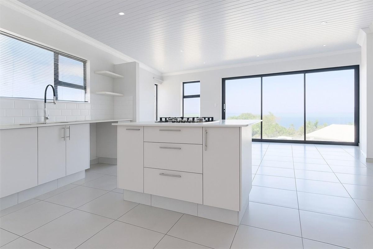 Beautiful 3 Bedroom House for Sale in Dana Bay - Photo 4
