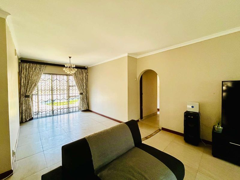 For Sale | The Wolds  | 4 Bedroom 2 Bathroom House - Photo 5