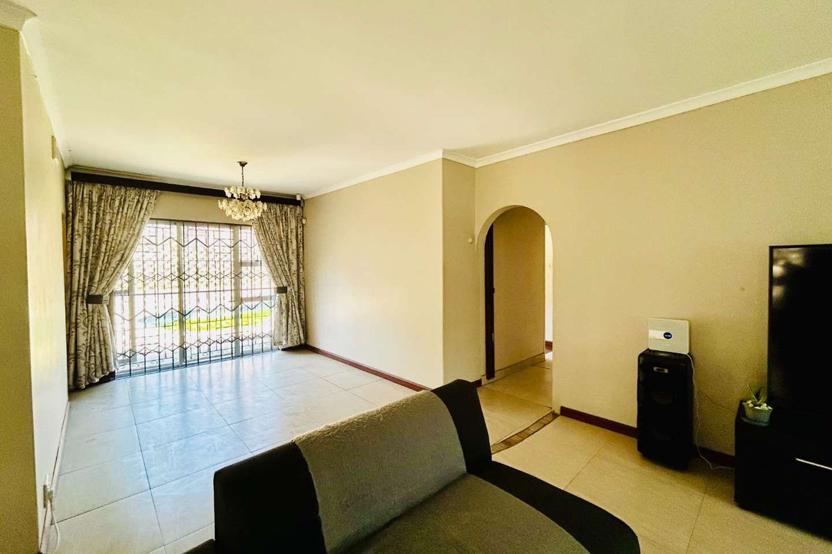 For Sale | The Wolds  | 4 Bedroom 2 Bathroom House - Photo 5