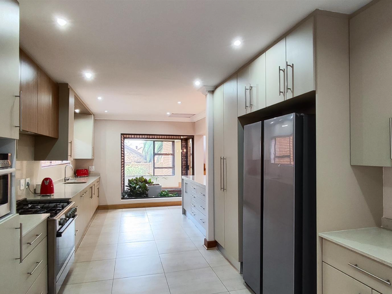 Breathtaking 5-bedroom house for Sale - Photo 6