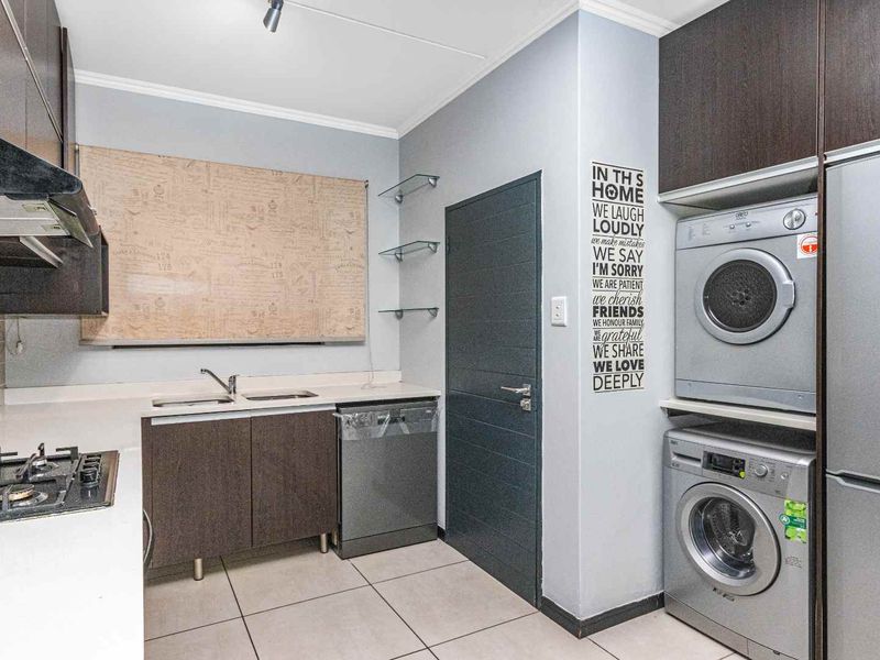 Modern 3 Bedroom Executive Garden Apartment - Photo 7