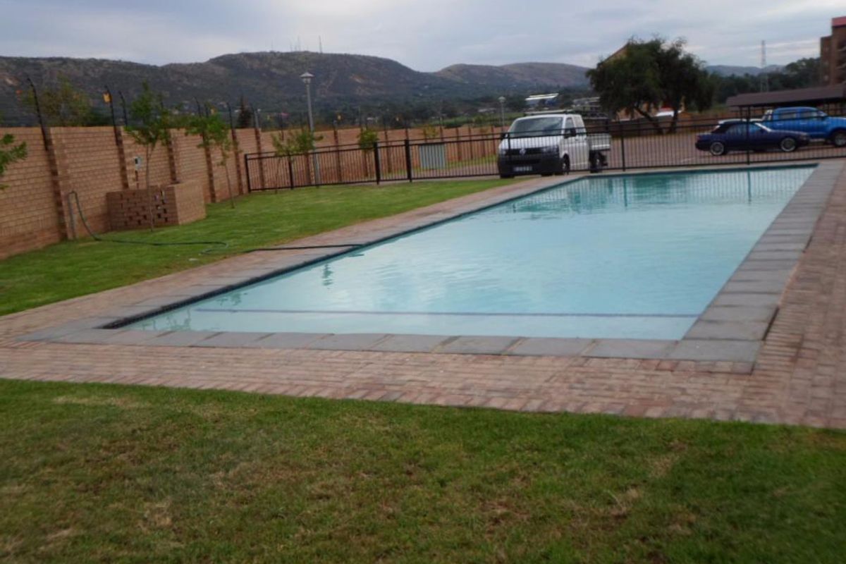 BACHELOR APARTMENT - Photo 3